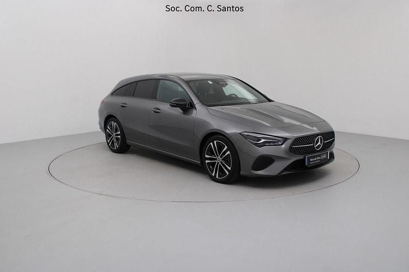 Usado Mercedes CLA200 Advanced 163 HP (119 kW) 2025 Cinza Carrinha