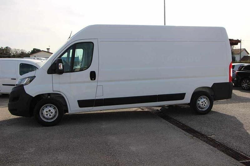 Usado Peugeot Boxer 140 HP (102 kW) 2022 Branco Van