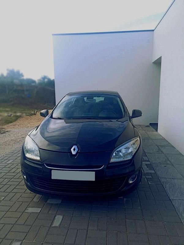 Preto Usado 2012 Renault Mégane Coupé Coupé | € 5.750 - Imagem 1/4