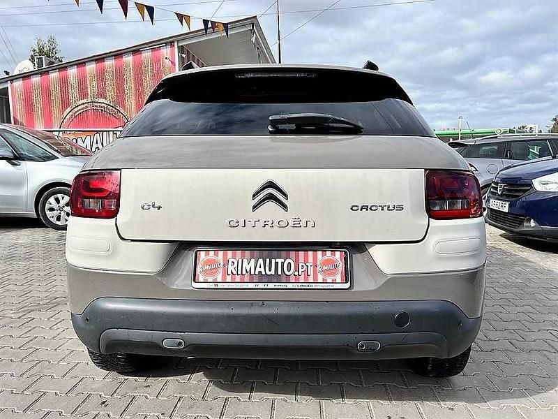 Usado Citroën C4 Cactus 82 HP (60 kW) 2015 Cinzento Citadino