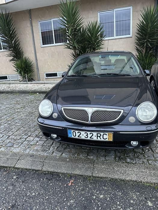 Usado 2001 Lancia Lybra Sedan | € 2.750 - Imagem 1/4