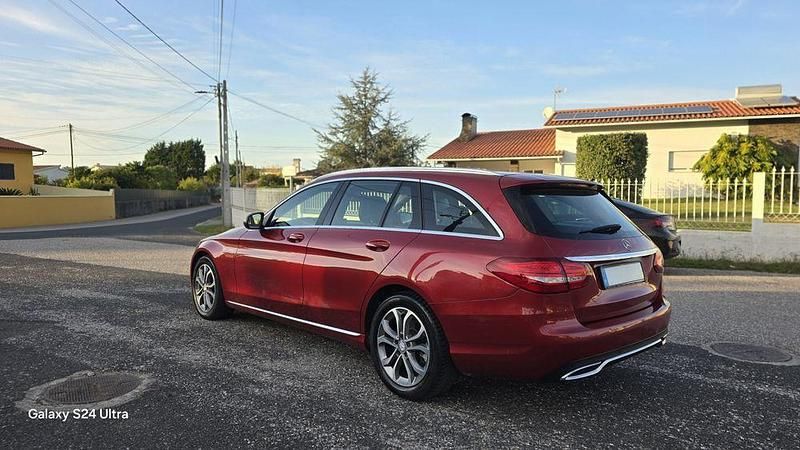 Usado 2015 Mercedes C220 Sedan | € 14.000 - Imagem 1/4