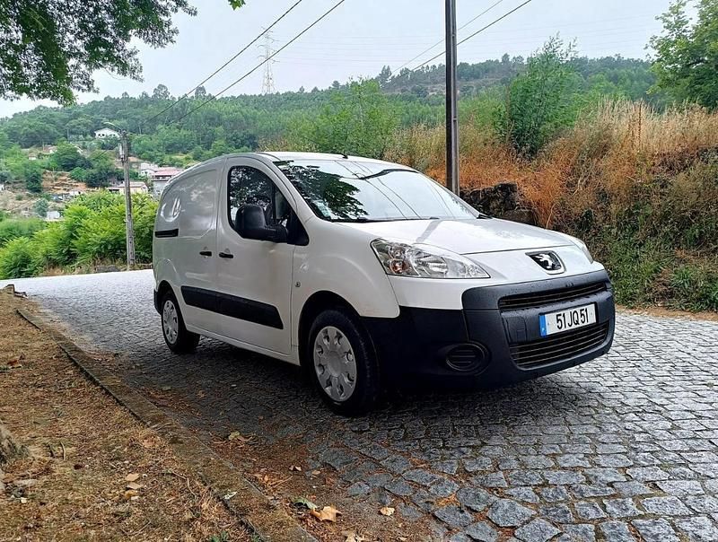 Usado Peugeot Partner 74 HP (54 kW) 2010 Branco Monovolume
