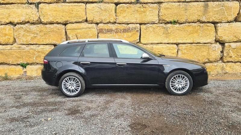 Usado Alfa Romeo 159 Distinctive 170 HP (125 kW) 2010 Preto Sedan