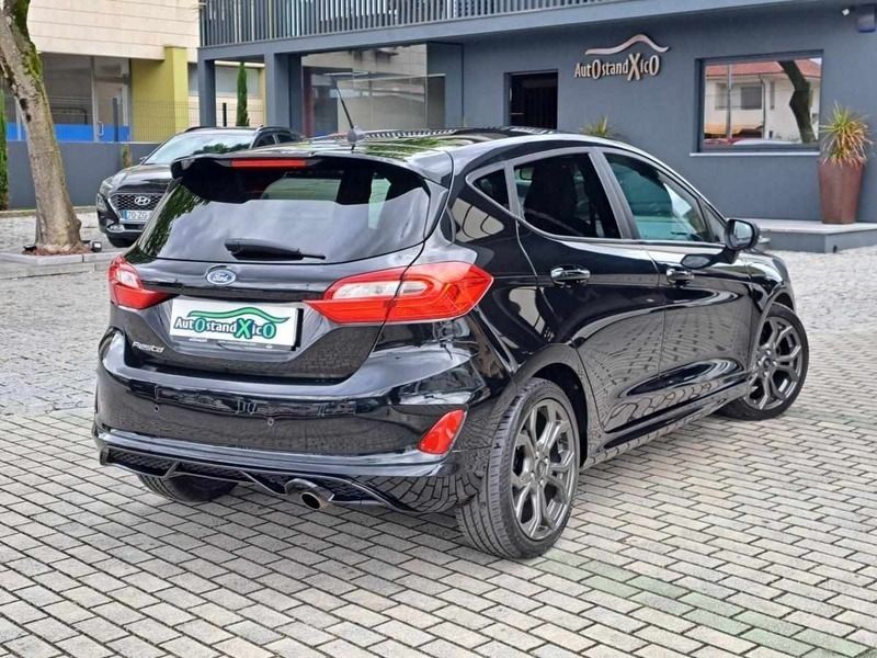 Usado Ford Fiesta ST-Line 100 HP (73 kW) 2018 Preto Citadino