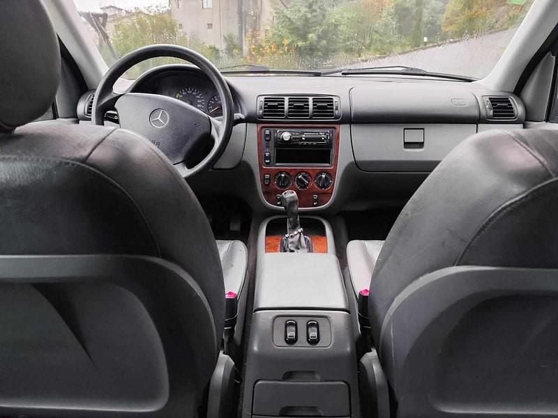 Azul Usado 1999 Mercedes ML230 SUV | € 5.799 - Imagem 1/4