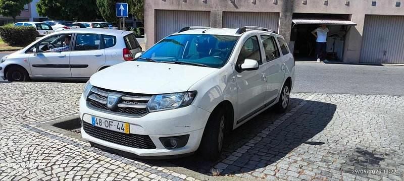 Branco Usado 2013 Dacia Logan MCV Carrinha | € 6.300 (Caro) - Imagem 1/4