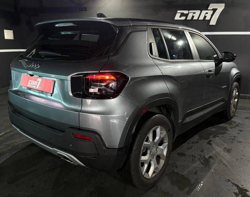 Usado Jeep Avenger Altitude 101 HP (74 kW) 2024 Cinza SUV