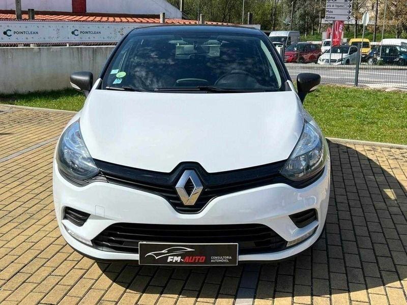 Branco Usado 2017 Renault Clio IV LIMITED Sedan | € 13.499 (Caro) - Imagem 1/4