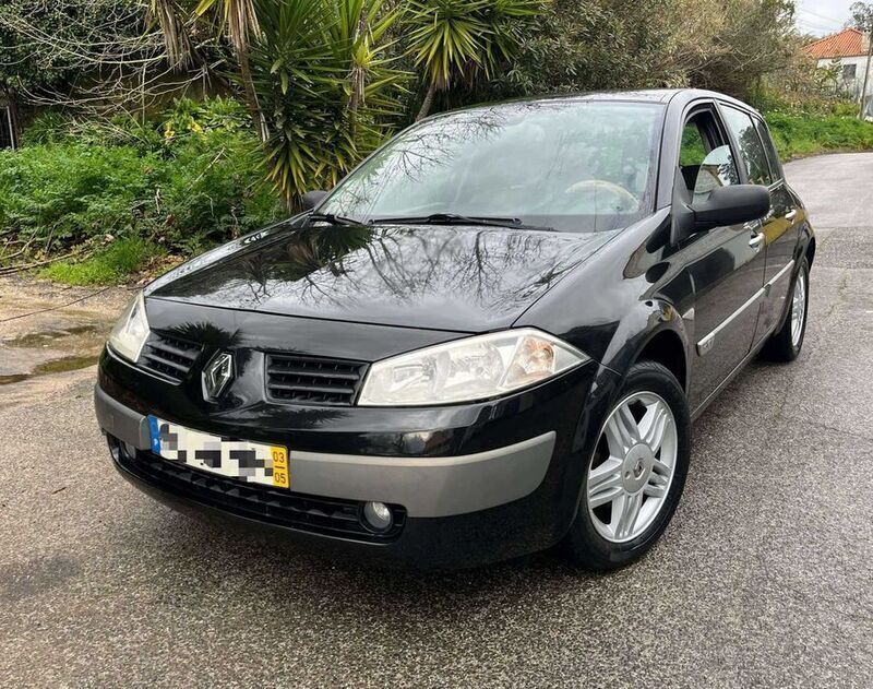 Preto Usado 2003 Renault Mégane II Sedan | € 2.200 (Bom preço) - Imagem 1/4