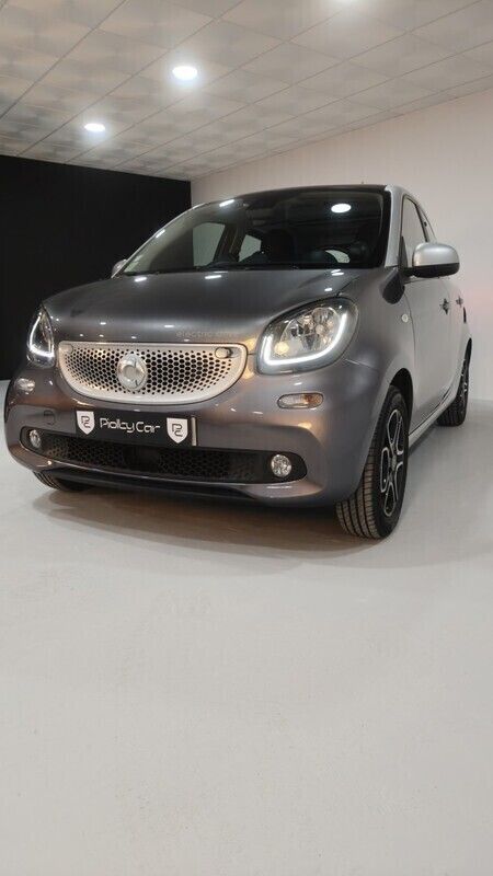 Cinzento Usado 2017 Smart ForFour Electric Drive | € 11.500 (Caro) - Imagem 1/4