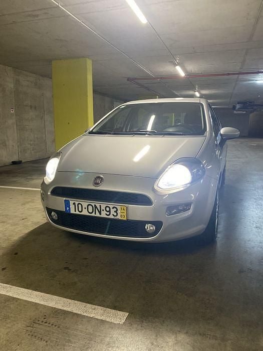 Usado 2014 Fiat Punto Sedan | € 5.990 (Preço justo) - Imagem 1/4