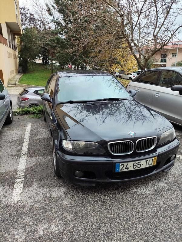 Preto Usado 2002 BMW 320 Sedan | € 3.800 (Preço justo) - Imagem 1/4