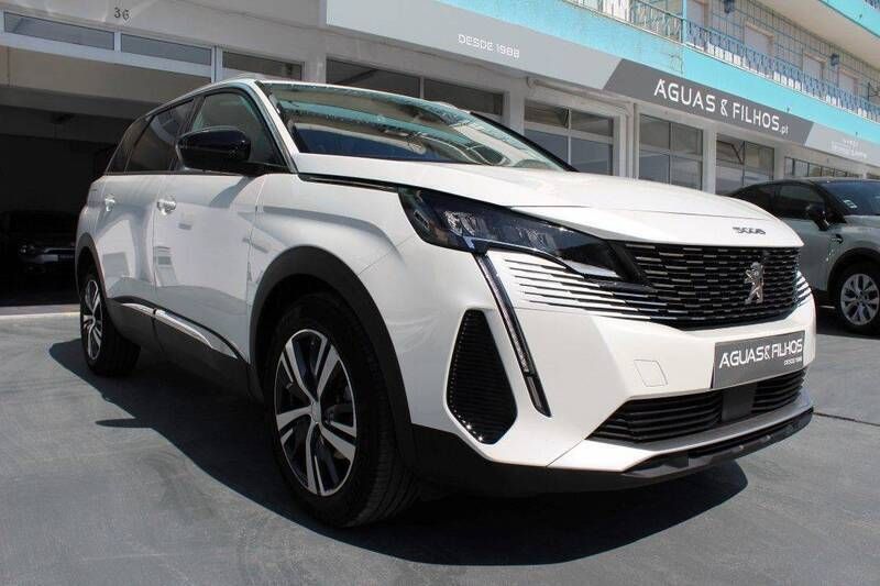 Branco Usado 2024 Peugeot 5008 Monovolume | € 29.990 (Preço justo) - Imagem 1/4