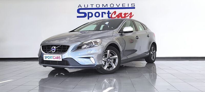 Cinzento (metalizado) Usado 2015 Volvo V40 R-Design Carrinha | € 13.450 (Preço justo) - Imagem 1/4