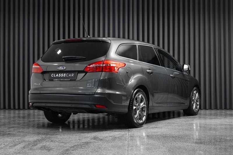 Usado Ford Focus Titanium 120 HP (88 kW) 2015 Cinza Carrinha