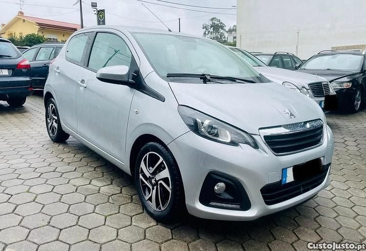 Cinza Usado 2014 Peugeot 108 Style Citadino | € 8.490 (Preço justo) - Imagem 1/1