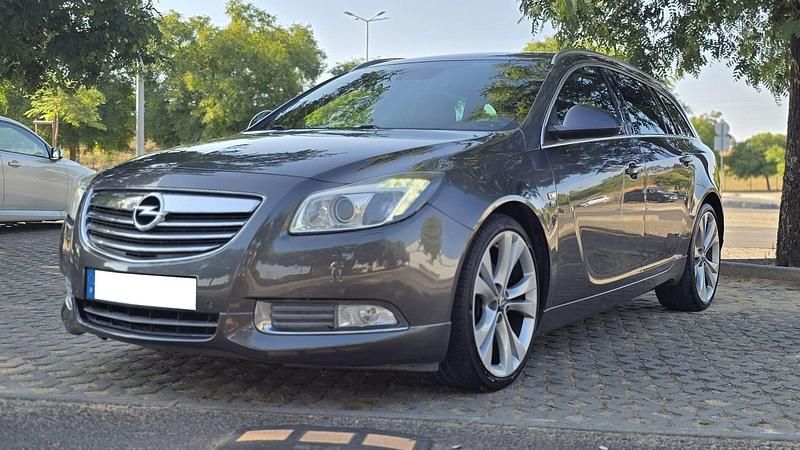 Cinza Usado 2010 Opel Insignia Cosmo Carrinha | € 10.990 (Caro) - Imagem 1/4