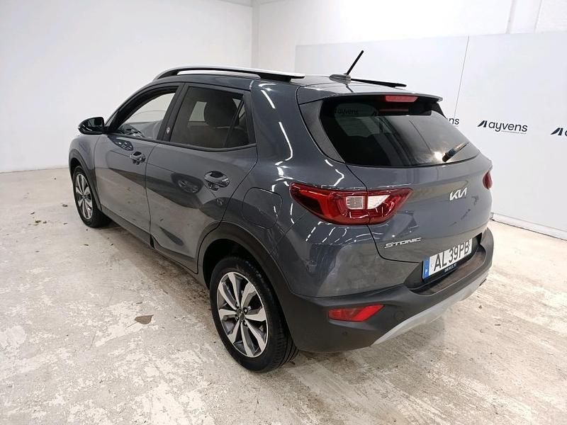 Usado Kia Stonic 100 HP (73 kW) 2021 Laranja SUV