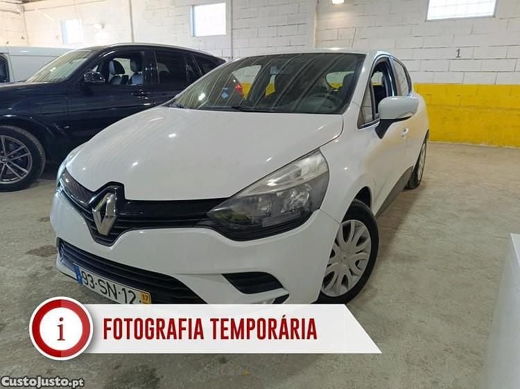 Branco Usado 2017 Renault Clio IV Zen Citadino | € 11.190 (Preço justo) - Imagem 1/1