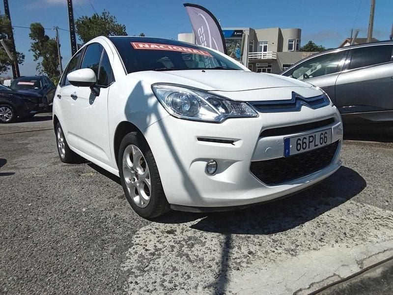 Branco Usado 2015 Citroën C3 Attraction Citadino | € 7.900 (Preço justo) - Imagem 1/4