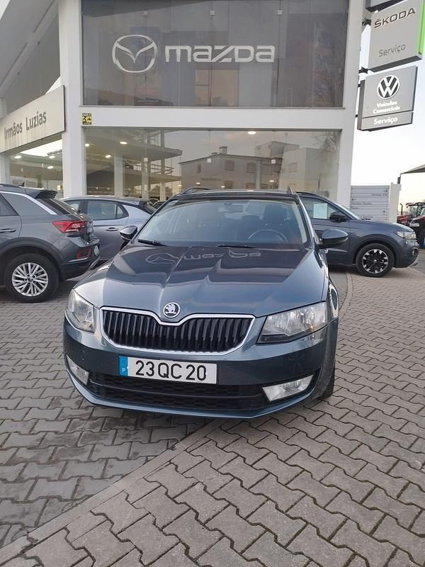Cinza Usado 2015 Skoda Octavia Ambition Carrinha | € 12.900 (Preço elevado) - Imagem 1/4