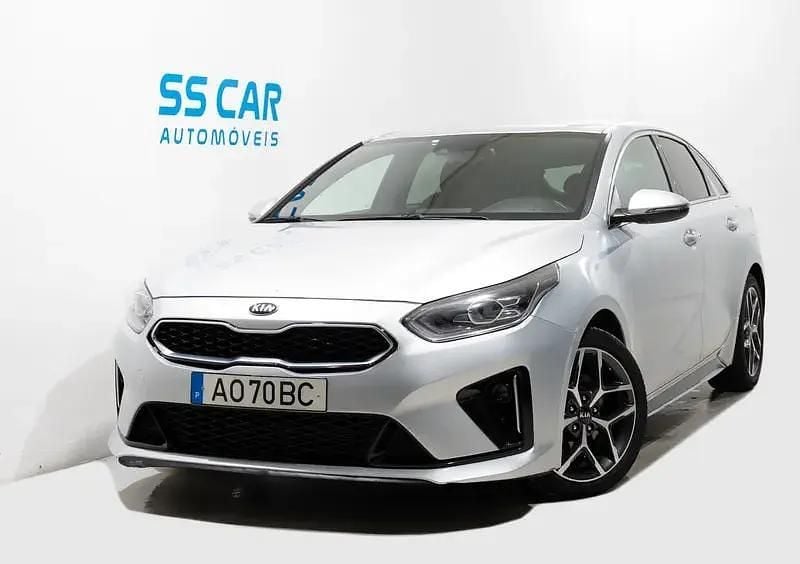 Cinza Usado 2022 Kia ProCeed GT-Line Carrinha | € 17.990 (Preço justo) - Imagem 1/4