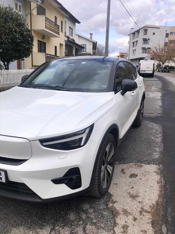 Branco Usado 2022 Volvo C40 SUV | € 40.000 (Preço justo) - Imagem 1/4