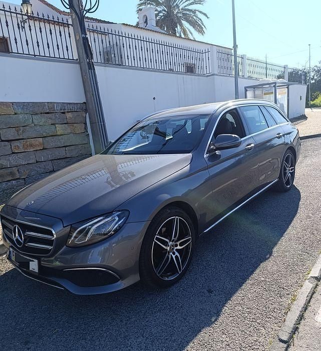 Usado 2018 Mercedes E220 Sedan | € 19.900 (Preço elevado) - Imagem 1/4