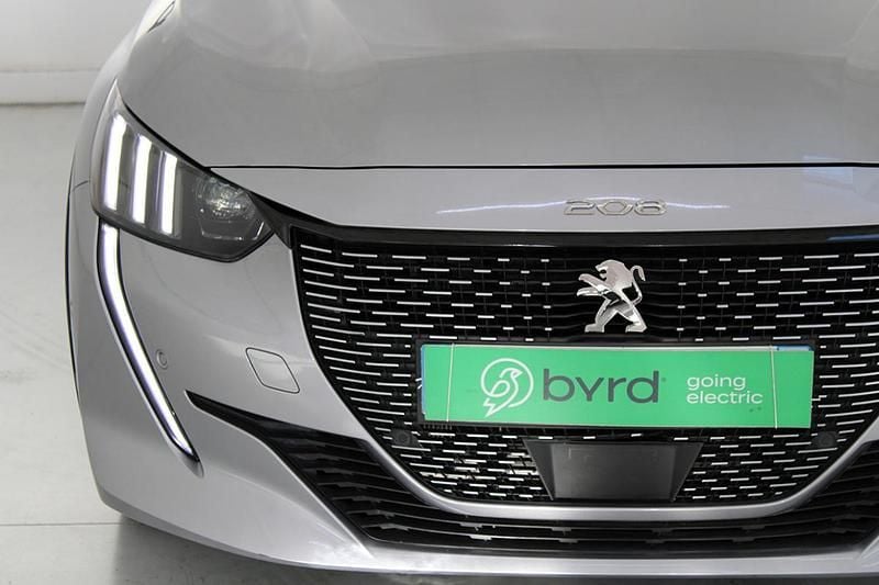 Usado Peugeot e-208 GT-line 100 kW (136 HP) 2023 Cinza Citadino