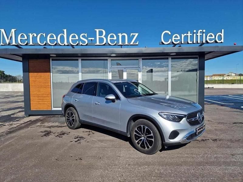 Cinzento Usado 2024 Mercedes GLC220 Citadino | € 63.900 - Imagem 1/4
