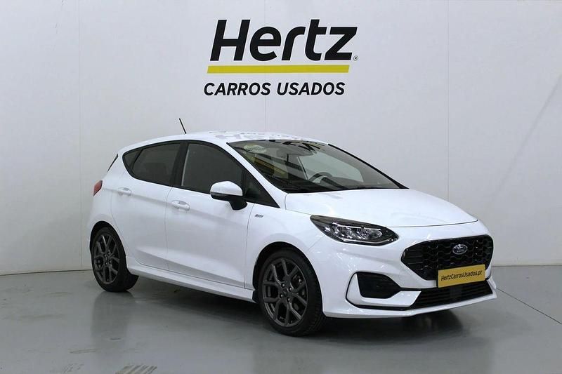 Branco Usado 2022 Ford Fiesta ST-Line Citadino | € 14.890 (Bom preço) - Imagem 1/4
