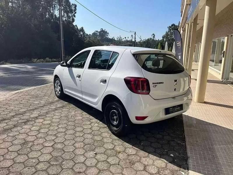 Usado Dacia Sandero 75 HP (55 kW) 2018 Branco Citadino