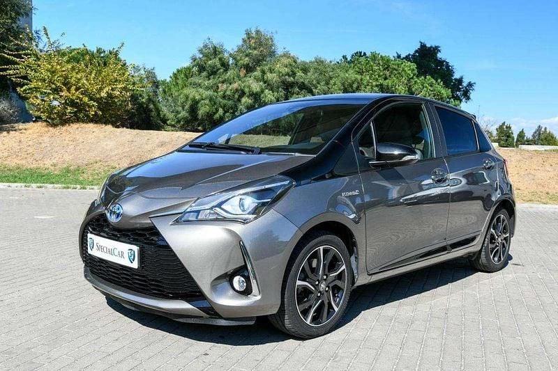 Cinza Usado 2017 Toyota Yaris Hybrid | € 16.450 (Bom preço) - Imagem 1/4