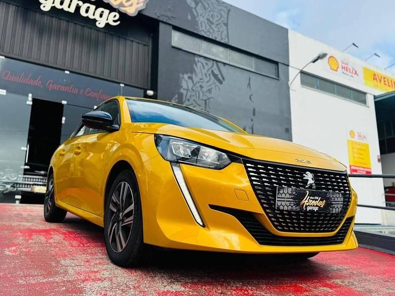 Usado Peugeot 208 Active 101 HP (74 kW) 2023 Amarelo Citadino