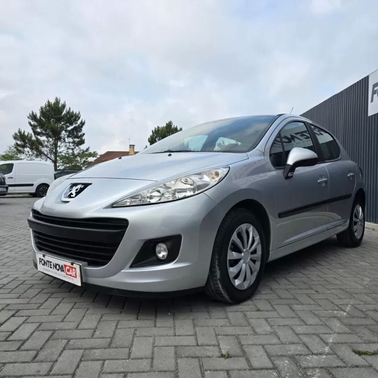 Cinza prata Usado 2009 Peugeot 207 | € 5.750 (Preço justo) - Imagem 1/4