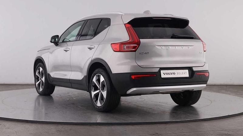 Usado Volvo XC40 163 HP (119 kW) 2025 Prateado SUV