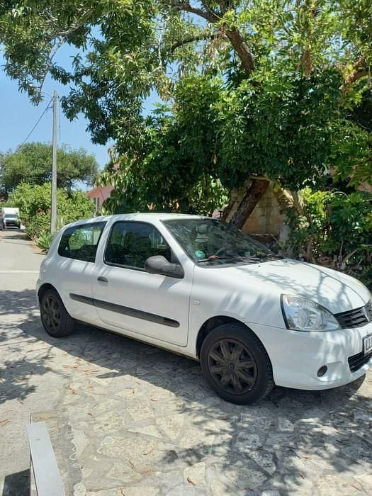 Usado 2009 Renault Clio II | € 3.200 (Super Preço) - Imagem 1/4