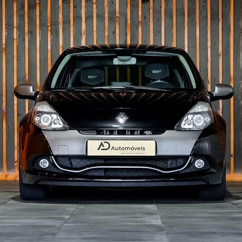 Preto Usado 2011 Renault Clio R.S. R.S. Citadino | € 25.900 - Imagem 1/4