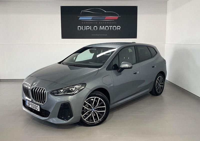 Cinza Usado 2024 BMW 225 Comfort Edition Coupé | € 40.950 - Imagem 1/4