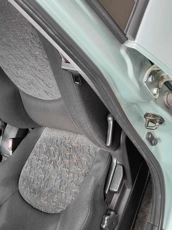 Usado Hyundai Matrix 82 HP (60 kW) 2001 Cinzento Monovolume