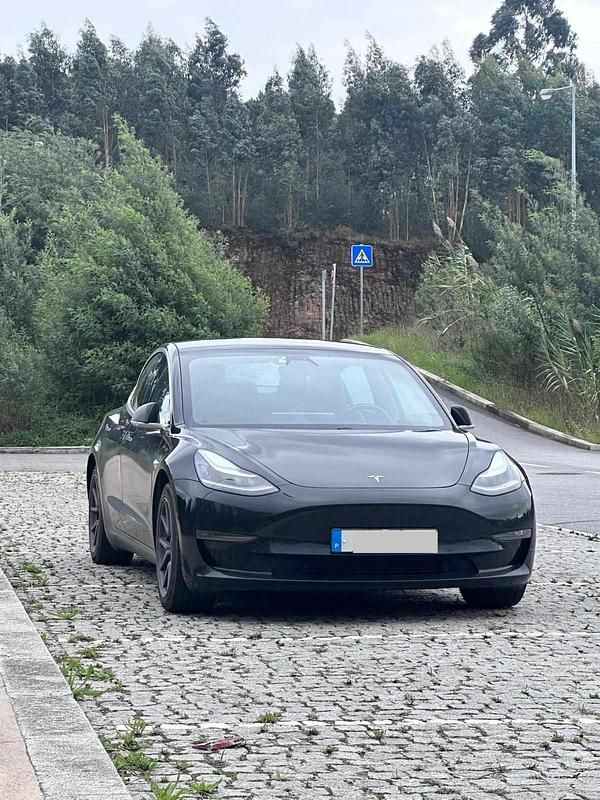 Preto Usado 2019 Tesla Model 3 Sedan | € 25.500 - Imagem 1/4