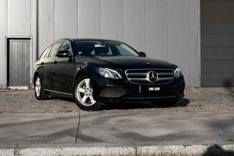 Preto Usado 2017 Mercedes E220 Avantgarde Carrinha | € 27.500 (Caro) - Imagem 1/4