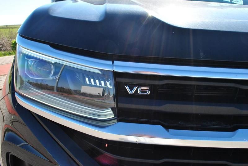 Usado VW Amarok 241 HP (177 kW) 2024 Preto Pickup