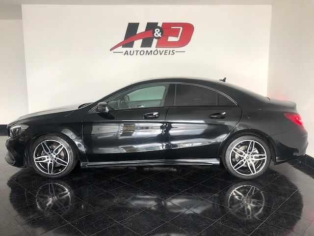 Usado Mercedes CLA180 109 HP (80 kW) 2018 Preto Sedan