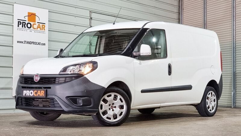 Branco Usado 2019 Fiat Doblò Monovolume | € 10.950 (Preço justo) - Imagem 1/4