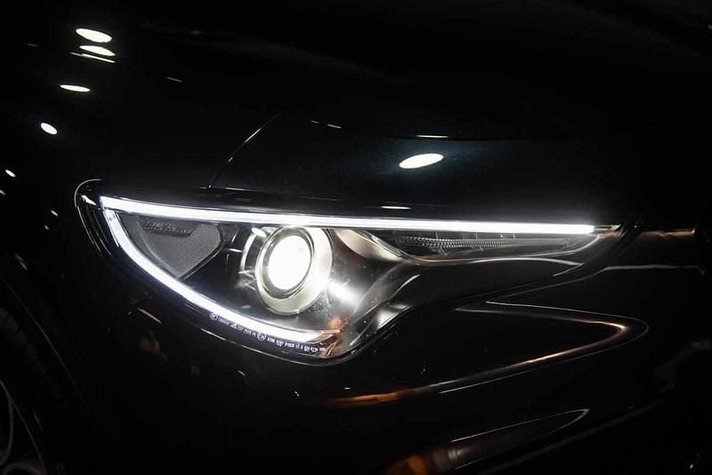 Usado Alfa Romeo Stelvio 160 HP (117 kW) 2022 Preto SUV