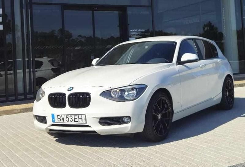 Branco Usado 2012 BMW 125 Citadino | € 12.999 - Imagem 1/4
