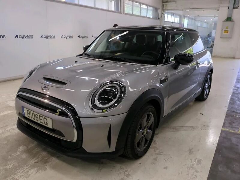 Cinza Usado 2024 Mini Cooper SE Essential Citadino | € 32.000 (Caro) - Imagem 1/4