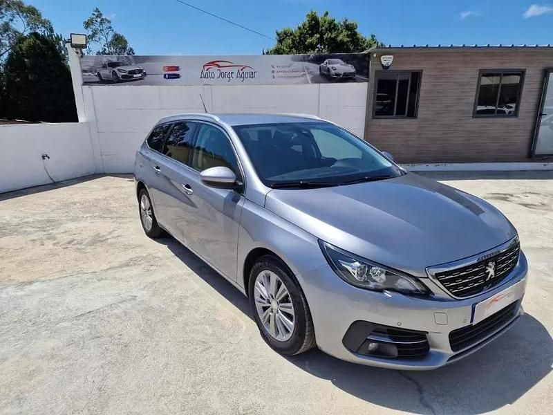 Cinzento Usado 2021 Peugeot 308 SW Allure Carrinha | € 18.990 - Imagem 1/4